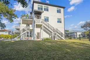 1640 Seabreeze Dr, Tarpon Springs, FL 34689 - Photo 59