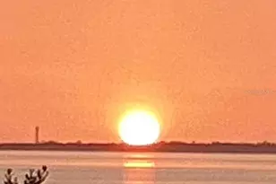 1640 Seabreeze Dr, Tarpon Springs, FL 34689 - Photo 3