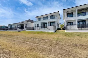 6538 Simone Shores Cir, Apollo Beach, FL 33572 - Photo 77