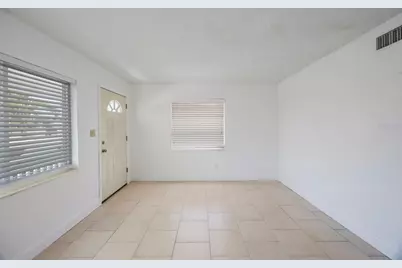 11485 2nd Street E, Treasure Island, FL 33706 - Photo 21
