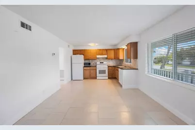 11485 2nd Street E, Treasure Island, FL 33706 - Photo 27