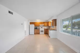 11485 2nd St E, Treasure Island, FL 33706 - Photo 27