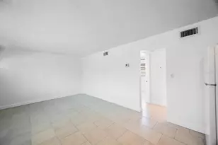 11485 2nd St E, Treasure Island, FL 33706 - Photo 31
