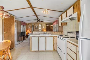 5538 Antigua Dr, Zephyrhills, FL 33541 - Photo 11