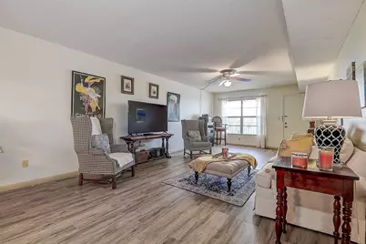 6400 46th Avenue N #307, Kenneth City, FL 33709 - Photo 5