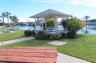 4747 Bobby Ave, Zephyrhills, FL 33541 - Photo 37