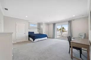 727 Key Royale Dr, Holmes Beach, FL 34217 - Photo 37