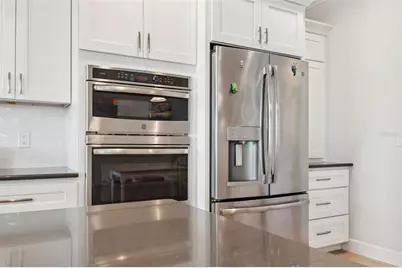 727 Key Royale Drive, Holmes Beach, FL 34217 - Photo 15