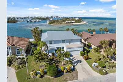 727 Key Royale Drive, Holmes Beach, FL 34217 - Photo 53