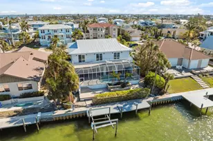 727 Key Royale Dr, Holmes Beach, FL 34217 - Photo 57