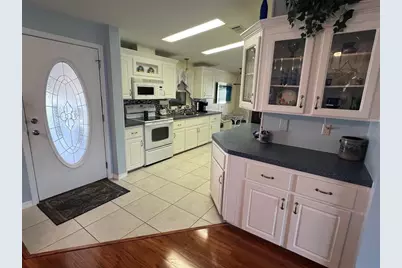 11300 124th Avenue #28, Largo, FL 33778 - Photo 9