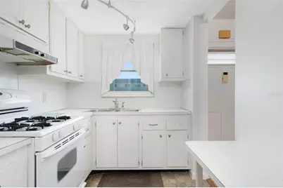 3010 59th Street S #303, Gulfport, FL 33707 - Photo 3