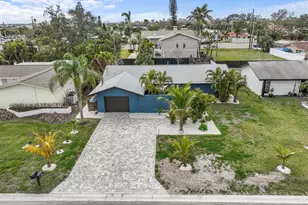 114 12th St, Belleair Beach, FL 33786 - Photo 7