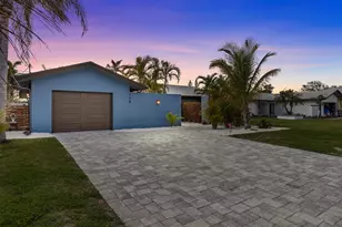 114 12th St, Belleair Beach, FL 33786 - Photo 1