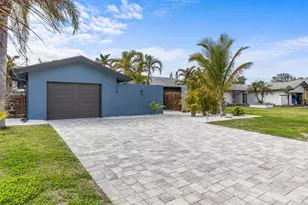 114 12th St, Belleair Beach, FL 33786 - Photo 3