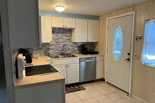 220 Royal Palm Cir, Largo, FL 33778 - Photo 5