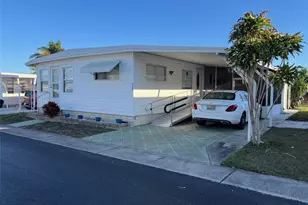 220 Royal Palm Cir, Largo, FL 33778 - Photo 3