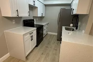 13915 Village View Dr, Tampa, FL 33624 - Photo 13