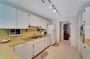 612 Allegheny Dr, Sun City Center, FL 33573 - Photo 15