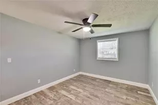 39809 Pretty Pond Rd, Zephyrhills, FL 33540 - Photo 21