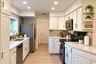 5144 Pine Tree Ln, Wesley Chapel, FL 33543 - Photo 3