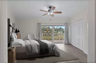 1200 N Shore Dr NE, Saint Petersburg, FL 33701 - Photo 3