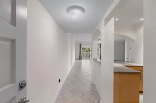 1200 N Shore Dr NE, Saint Petersburg, FL 33701 - Photo 7