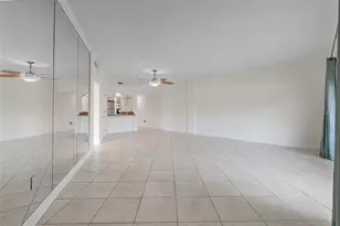 1200 N Shore Dr NE, Saint Petersburg, FL 33701 - Photo 9