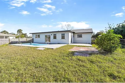 184 Garden Avenue NW, Port Charlotte, FL 33952 - Photo 17