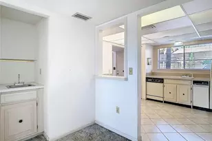 6323 Newtown Cir, Tampa, FL 33615 - Photo 11