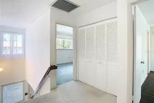 6323 Newtown Cir, Tampa, FL 33615 - Photo 15
