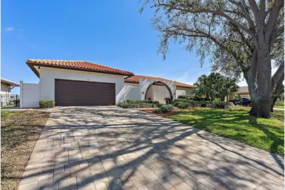 4901 Lansing St NE, Saint Petersburg, FL 33703 - Photo 1