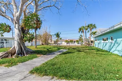 409 161st Avenue, Redington Beach, FL 33708 - Photo 23