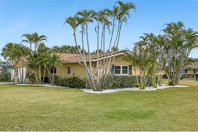 5815 Bali Way S, Saint Pete Beach, FL 33706 - Photo 3