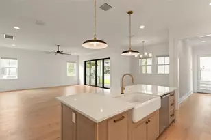 2402 N Glenwood Dr, Tampa, FL 33602 - Photo 23