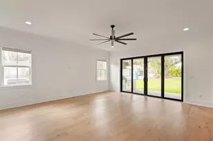 2402 N Glenwood Dr, Tampa, FL 33602 - Photo 17