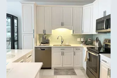 1 Beach Drive SE #2312, Saint Petersburg, FL 33701 - Photo 5