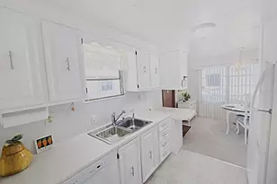 19 Drury Ln, Tarpon Springs, FL 34689 - Photo 17