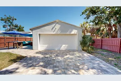 2235 20th St S, Saint Petersburg, FL 33712 - Photo 19