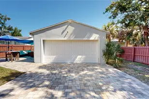 2235 20th St S, Saint Petersburg, FL 33712 - Photo 19