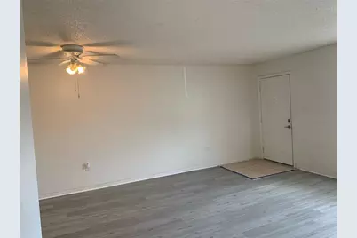 12403 Hibiscus Oak Place #202, Tampa, FL 33612 - Photo 3