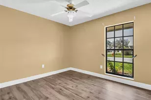 25 Windrush Bay Dr, Tarpon Springs, FL 34689 - Photo 17