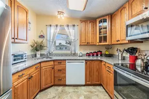 36745 Kimela Ave, Zephyrhills, FL 33542 - Photo 13