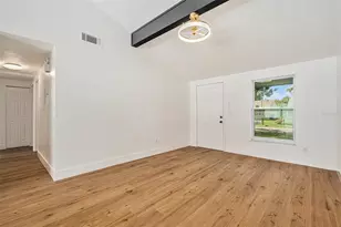 16147 Sagebrush Rd, Tampa, FL 33618 - Photo 7