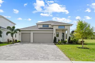 426 Sun Chaser Dr, Nokomis, FL 34275 - Photo 1