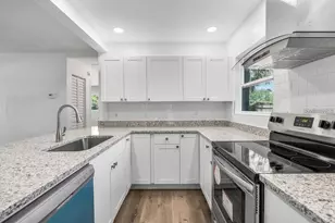 6690 33rd Ave N, Saint Petersburg, FL 33710 - Photo 13