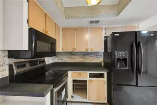 1137 54th Ave S, Saint Petersburg, FL 33705 - Photo 9