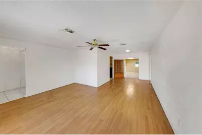 1137 54th Avenue S, Saint Petersburg, FL 33705 - Photo 3