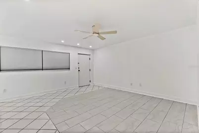 209 NE Lincoln Circle N #105, Saint Petersburg, FL 33702 - Photo 11