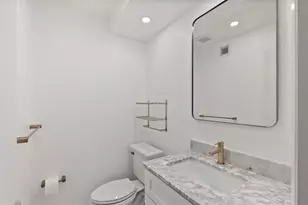 209 NE Lincoln Cir N, Saint Petersburg, FL 33702 - Photo 19